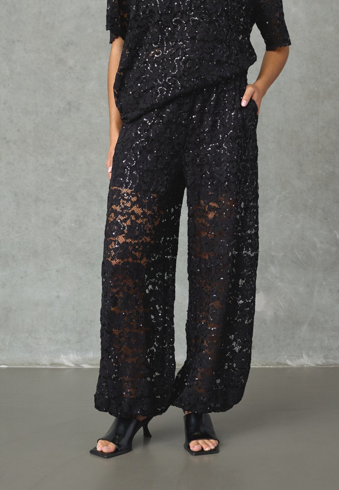 Love & Divine love1525-1 pants sequins black
