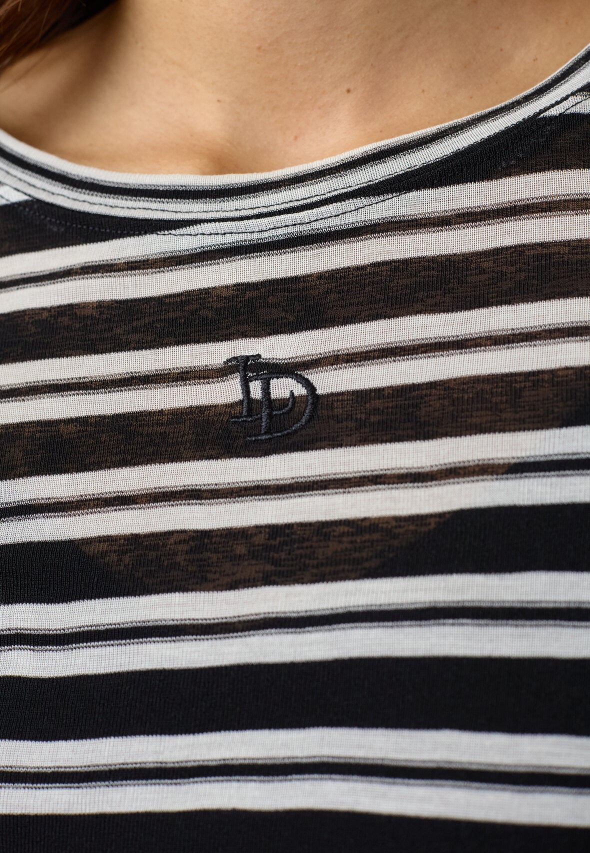 Love & Divine love1625 bluse stripe black