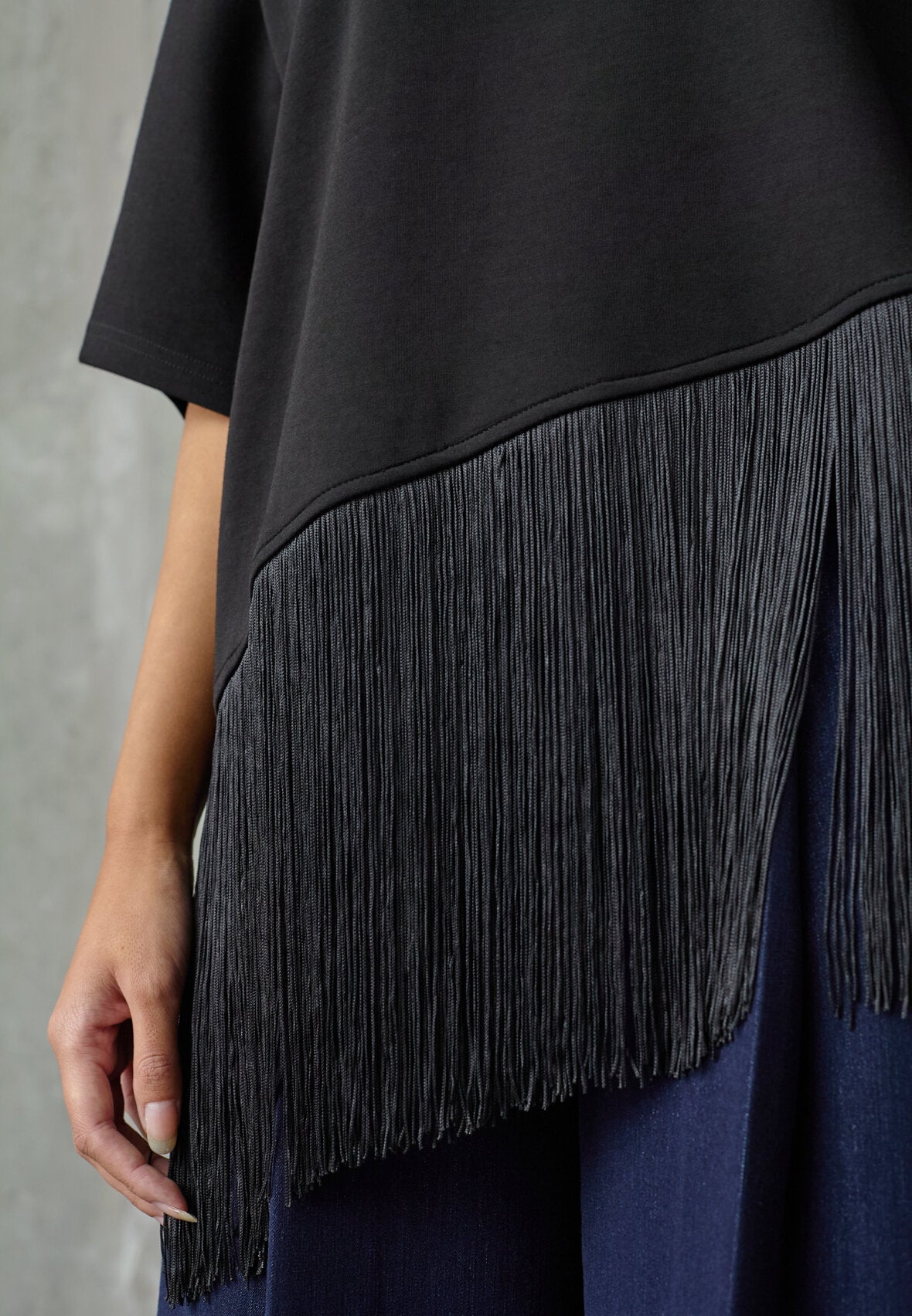 Love & Divine love1634 blouse SS fringes black