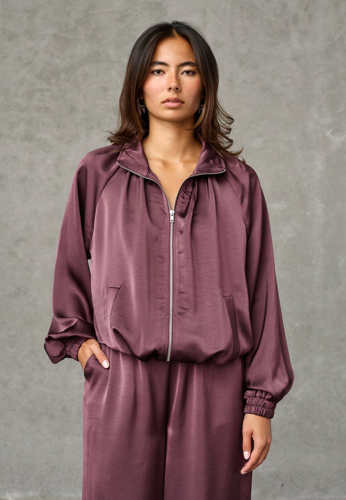 Love & Divine love1649 satin jakke bordeaux