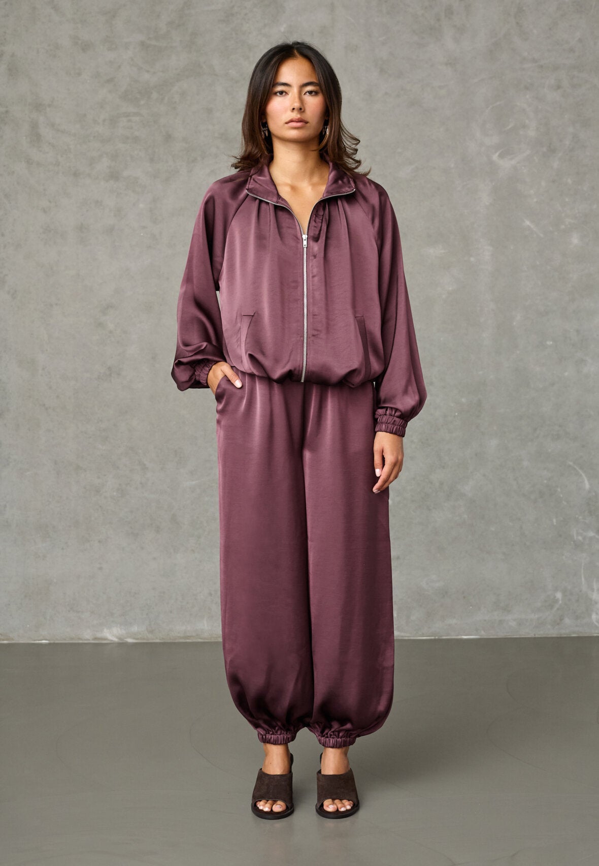 Love & Divine love1649 satin jakke bordeaux