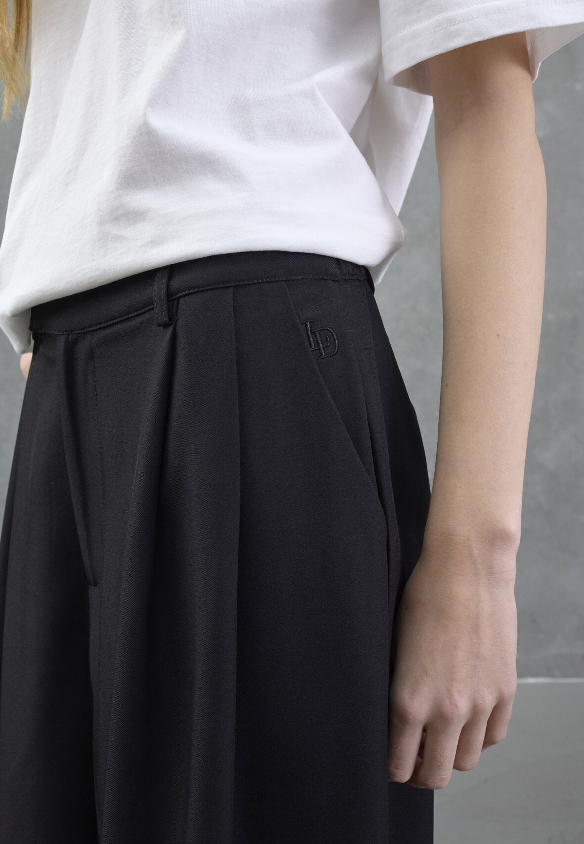 Love & Divine love1693 bermuda shorts black